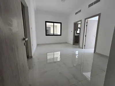 العاليه عجمان _اول ساكن _غرفه ماستر _خزائن بالحائط _غرفه ماستر