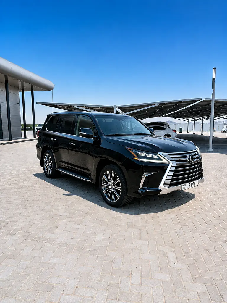 Lexus LX-Series 2017 — photo 1 of 16
