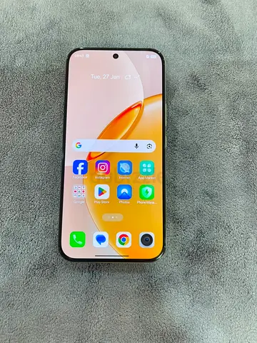 Realme 16 pro 256gb in excellent condition comes with charger