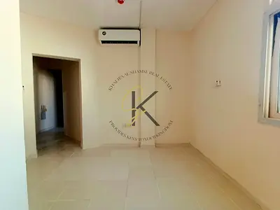1 BHK available available muwaliah near by Safri Mall and Lulu supermarket full of family building for contact Babar