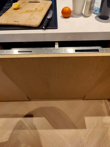 Miele latest model knock-in-door Dishwasher (integrated panel) — working condition