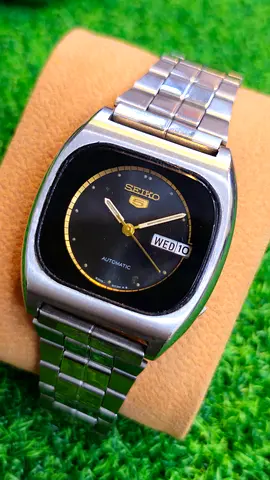 Vintage Seiko 5 Automatic 21-Jewels Japan made Mens watch for sale (Used )
NO BOX NO PAPER