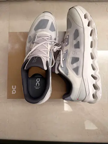 On Cloudtilt remix  Mens Running Shoes - Size 14, Light Grey.