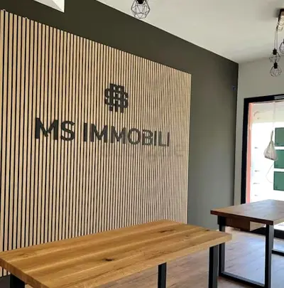 Bespoke 3D Business Signage – Acrylic, Stainless Steel and LED Illuminated Letters signboards
