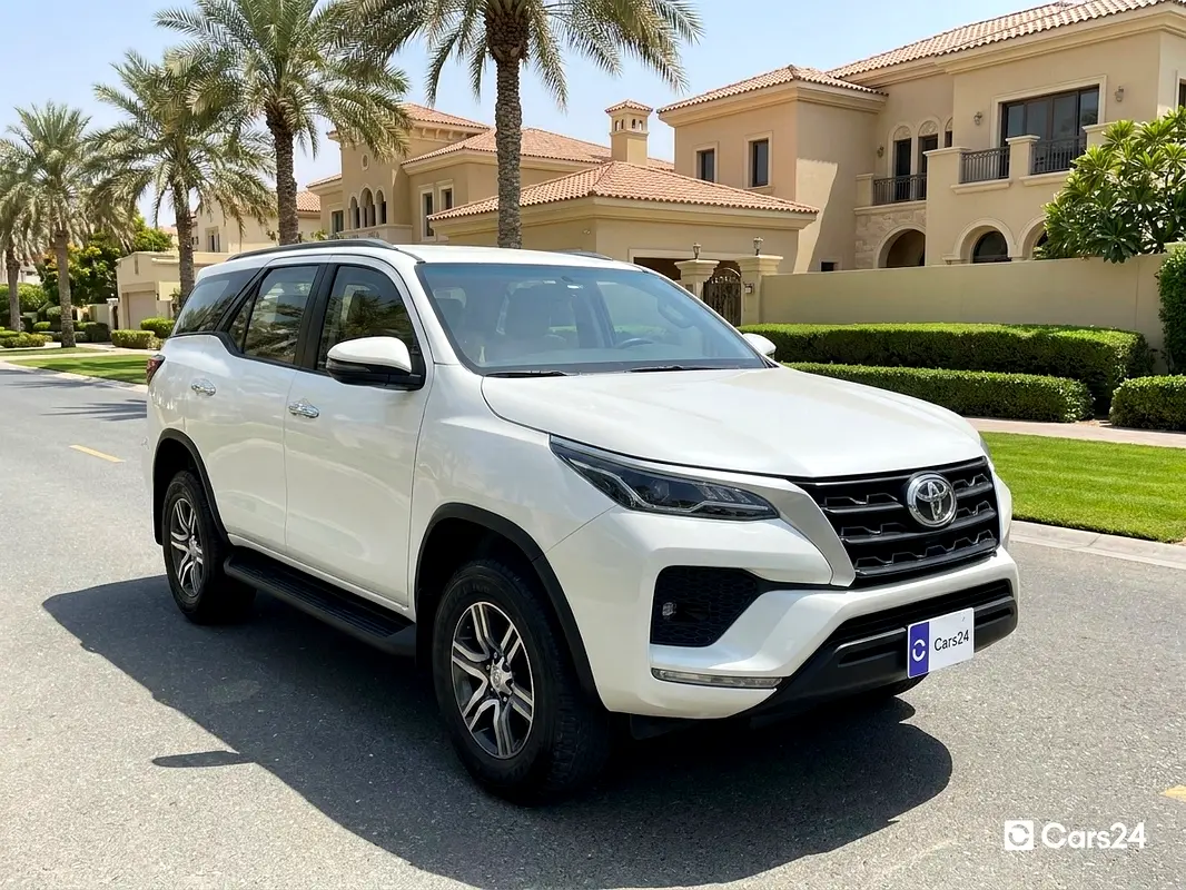 Toyota Fortuner 2024 — photo 1 of 13