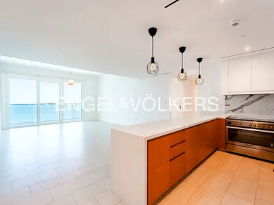 Exclusive I Unfurnished I Vacant I Sea View