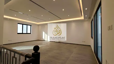الايجارسنوي عجمان الزاهيه على شارع الشيخ محمد بن زيد فيلا جديد اول سكن تتكون من طابقين7 غرفه نوم وصاله ومجلس وغرفه خدمة تكيف مركزي مساحات كبيره7 حمام