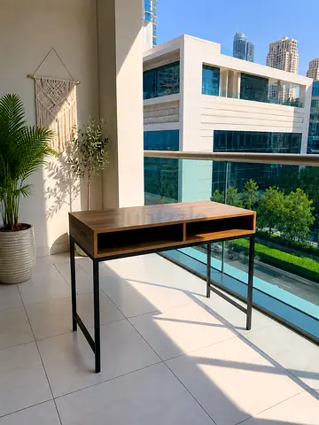 Modern Office Desk | Excellent Condition | Dubai Marina