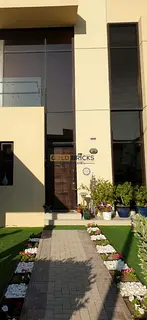 Luxury 3-Bedroom End Unit Townhouse | Landscaped Garden | Direct from Owner