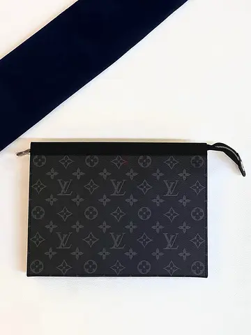Louis Vuitton pochette voyage MM black