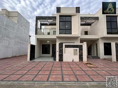 Prime location / Fees included / Personalized finishing / Freehold