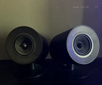 Pair of compact desktop speakers (small round USB/aux) - use for gaming