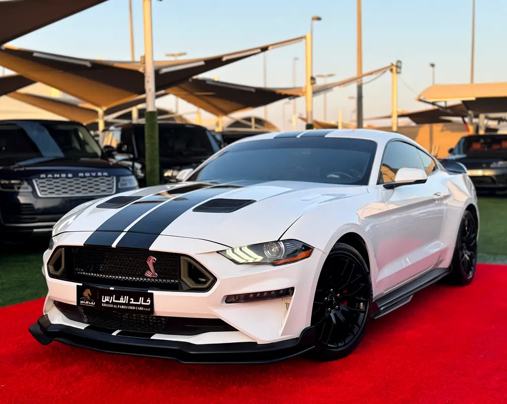 Ford Mustang 2018 — photo 1 of 13