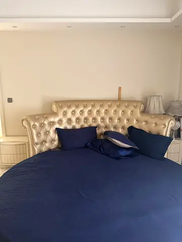 Round bed , king size bed with mattress
