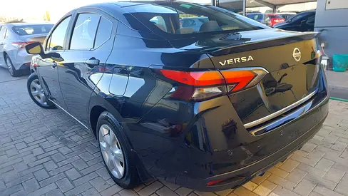 2020 Nissan VERSA 照片 9