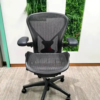 Selling herman miller Aeron chair.good condition only little use