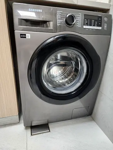 Samsung Front Load Washing Machine - 8 kg, Silver, Good Condition