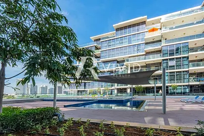 Modern | Pool View | Lifestyle