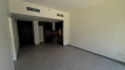 🏡✨ عرض مميز | شقة جديدة بغرفة نوم واحدة للإيجار في الجادة - سكون 1 | إطلالة على المسبح | 75 ألف درهم إماراتي