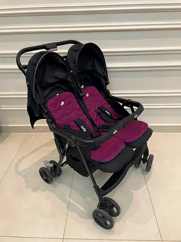 عربة توأم أو لطفلين Twin or two-child stroller