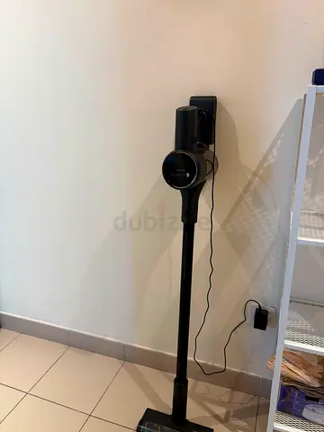 Cordless Stick Vacuum with Wall Dock (Good Working Condition)