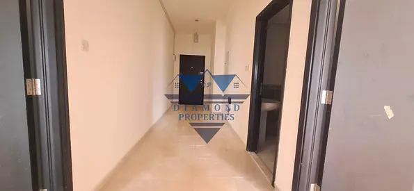 Very spacious and neat and clean flat in Fully family building 1bhk big flat Cantral AC available j