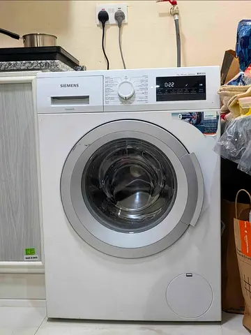 Siemens 8kg front-load washing machine — good working condition, free delivery