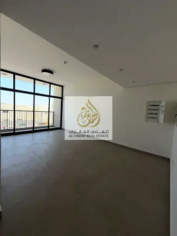 غرفتين وصالة  الحليو  أفخم التصاميم والتشطيبات الحديثة   إطلالات بانورامية مفتوحة وتوزيع هندسي مريح   جميع الحمامات ماستر   خزانات ملابس  بالحائط