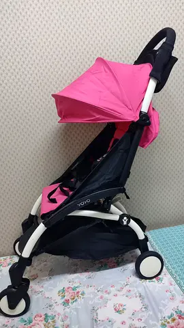 Babyzen YOYO Stroller in Pink and White cabin airlines approved
