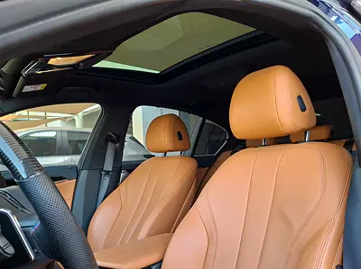 2019 BMW 5-SERIES 照片 11