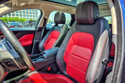 صورة مصغرة 11 لـ 2018 Jaguar F-PACE