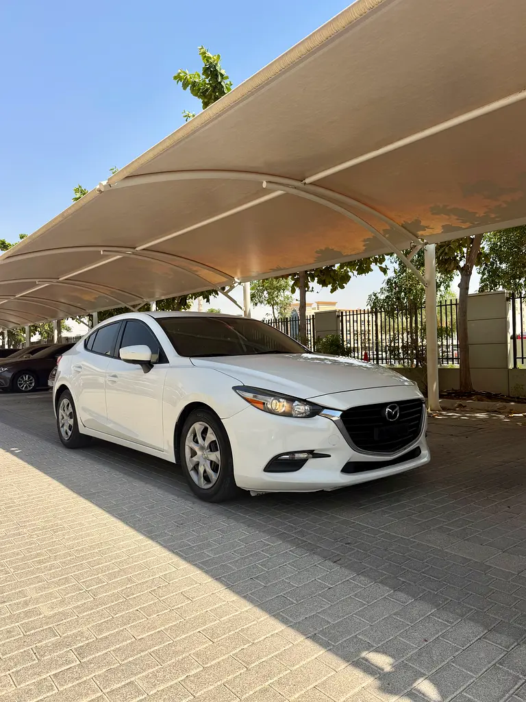 Mazda 3 2019 — photo 1 of 13