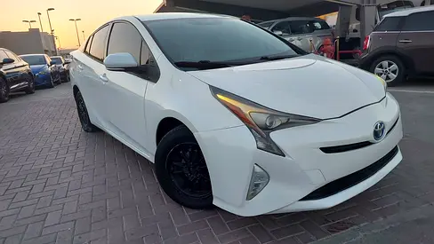 Toyota Prius Iconic 2017 GCC Specs