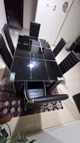 Minimal used Dining Table set of 6+1 for resale