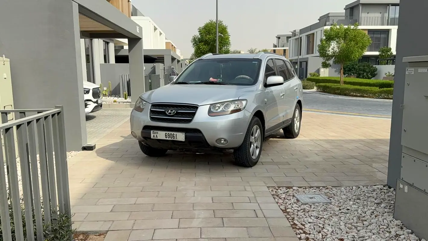 Hyundai Santa Fe 2009 — photo 1 of 7