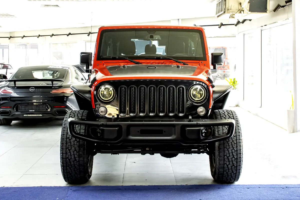 Jeep Wrangler 2017 — photo 1 of 20