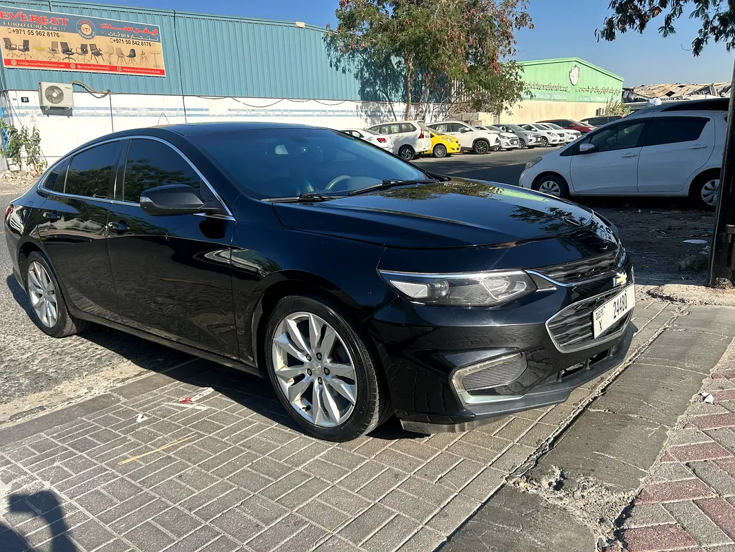 Chevrolet Malibu 2017 — photo 1 of 11