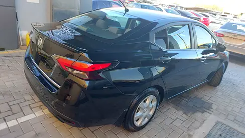 2020 Nissan VERSA 照片 6