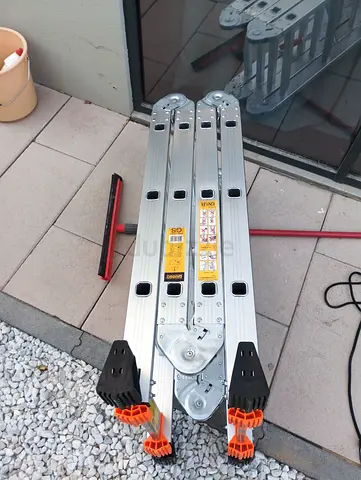 ladder made of aluminum