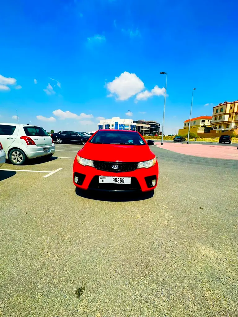 Kia Forte 2010 — photo 1 of 13
