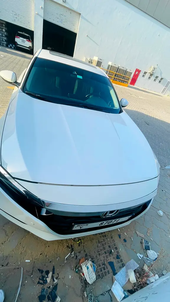 Honda Accord 2020 — photo 1 of 19