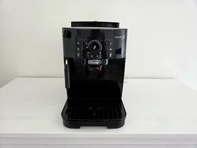 Coffee machine Delonghi Magnifica S ECAM 12.121.B