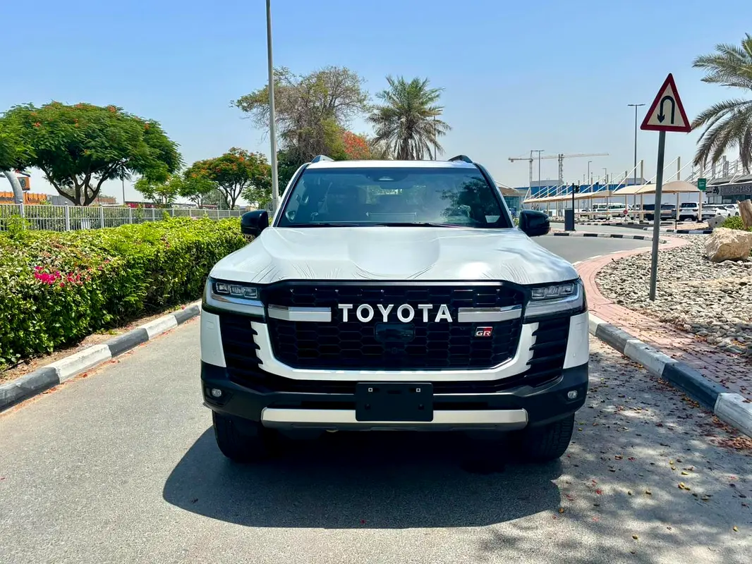Toyota Land Cruiser 2025 — photo 1 of 16