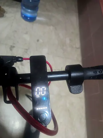 Good Working Condition electric scooty with charger 50 speed e mode all functional works