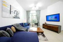 Stylish 2-Bedroom Apartment in Iconic Lofts East Tower