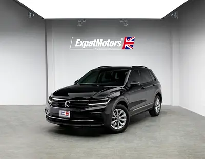 Full Dealer Service History  • VW Warranty • GCC