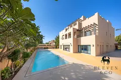Excellent location | 6 Bedroom | Large Plot