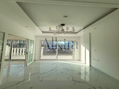 LUXURY LIVING | SPACIOUS | PRIME LOCATION| READY