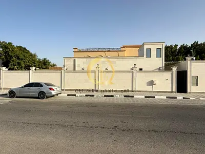 للبيع فيلا زاوية فاخرة في منطقة المنصورة , قريب من الشارع العام والمسجد والحديقة