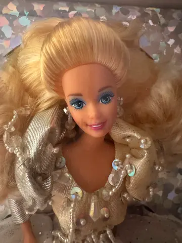 ❄️ 1992 Happy Holidays Barbie – NRFB / Brand New Collector Doll